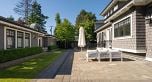 6869 Selkirk Street