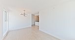 1004 933 E Hastings Street