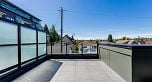 2 678 E 22nd Avenue