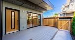 2 678 E 22nd Avenue