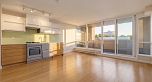 410 718 Main Street
