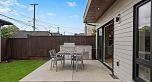 2 2211 William Street