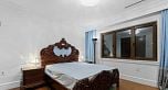Main and Above 1327 CHARTWELL DR, West Vancouver BC V7S 2R4