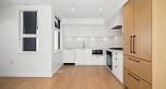211 90 King Edward Avenue