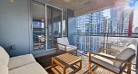 1201 183 Keefer Place