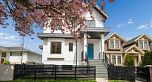 1 3637 E 46th Avenue