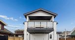 2 3639 E 46th Avenue
