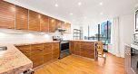 1601 738 Broughton Street