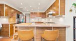 1601 738 Broughton Street