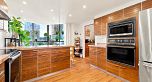 1601 738 Broughton Street