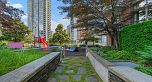 2504 565 Smithe Street