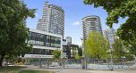 905 58 Keefer Place
