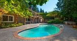 545 E Kings Road