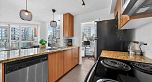 905 58 Keefer Place