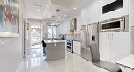 1 556 W 62nd Avenue