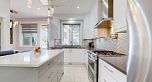 1 556 W 62nd Avenue