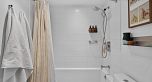 1009 983 E Hastings Street