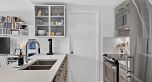 1009 983 E Hastings Street
