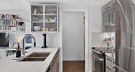 1009 983 E Hastings Street
