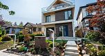1 456 E 38th Avenue