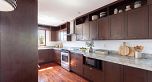 34 2375 W Broadway
