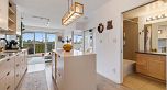 PH10 702 E King Edward Avenue