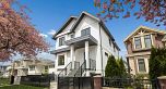 2 3637 E 46th Avenue