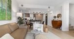 102 157 W King Edward