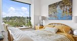 102 157 W King Edward
