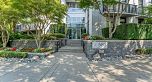 705 583 Beach Crescent