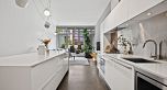 409 53 W Hastings Street