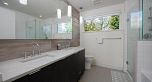 5552 Oak Street