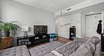 806 633 Kinghorne Mews