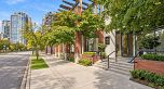 17D 139 Drake Street