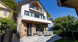 2 58 E 40th Avenue