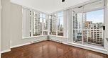 1201 480 Robson Street