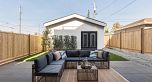 2 231 E 39th Avenue