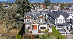 2817 OLIVER CRESCENT Arbutus