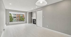 2 2880 W 4TH AVENUE Kitsilano