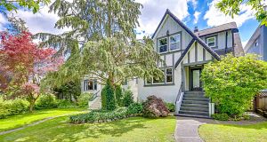 252 W 23RD AVENUE, Vancouver BC V5Y 2H3 Cambie
