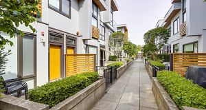 6050 Oak Street Oakridge VW