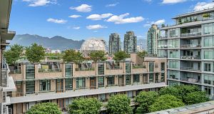 701 77 WALTER HARDWICK AVENUE, Vancouver BC V5Y 0C6 False Creek