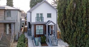 3172 W 26th Avenue MacKenzie Heights