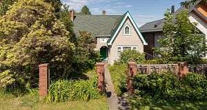 4376 Quesnel Drive Arbutus