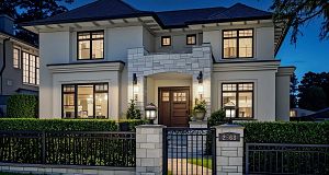 2568 W 35th Avenue MacKenzie Heights