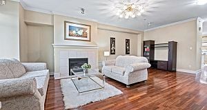 7465 Laurel Street South Cambie