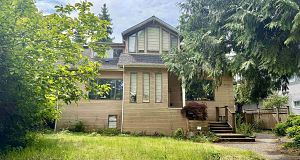 2638 W 36th Avenue MacKenzie Heights