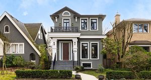 2984 W 31st Avenue MacKenzie Heights