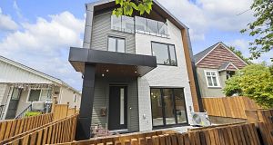 1 6461 E Prince Edward Street Main