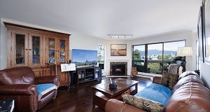 203 1299 W 7th Avenue Fairview VW